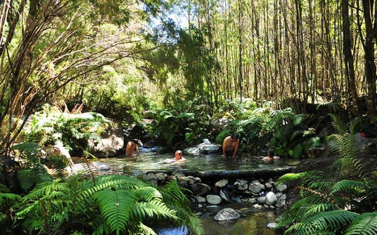 Termas de Porcelana en Chaiten, Los Lagos